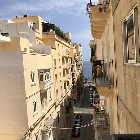 Accommodatie bij particulieren F62 With Sharing Bathroom Near The In Shared Sliema