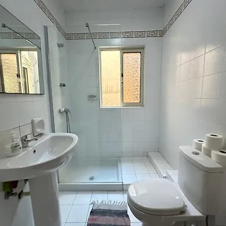 منزل للإقامة F62 With Sharing Bathroom Near The In Shared سليمة